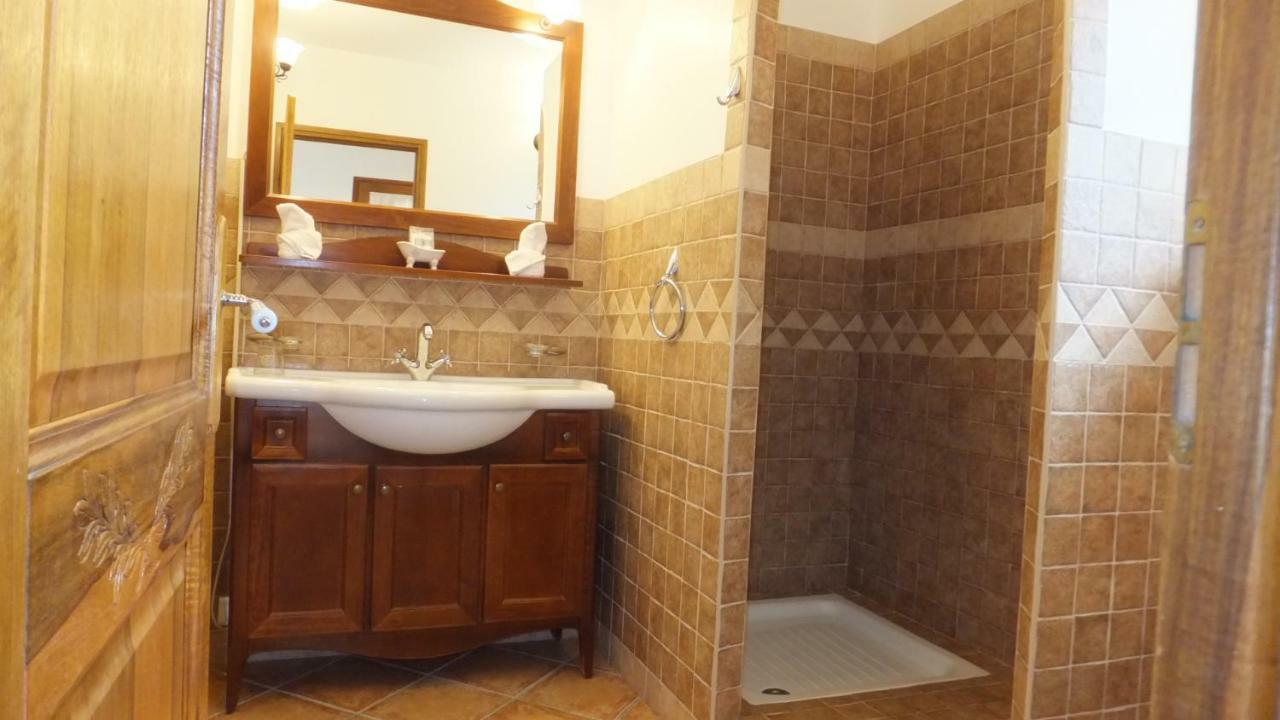 Les Chambres De L'Hote Antique Pietra Longa Salvini Eksteriør billede